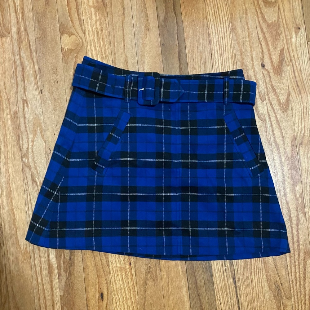 Plaid “Clue-less” vibes skirt with buckle detail